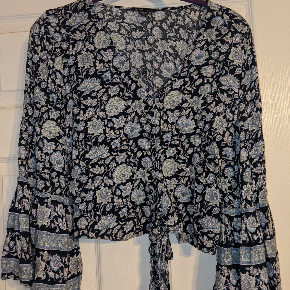 American eagle bell sleeve top